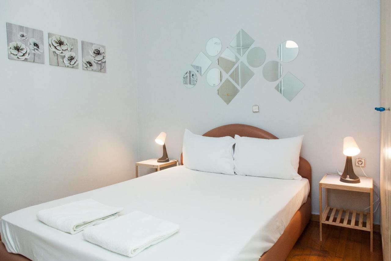 Brand New, Cheerful Apartment In Central Афины Экстерьер фото